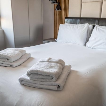 Canary Wharf Retreat With Free Secure Parking 伦敦 外观 照片
