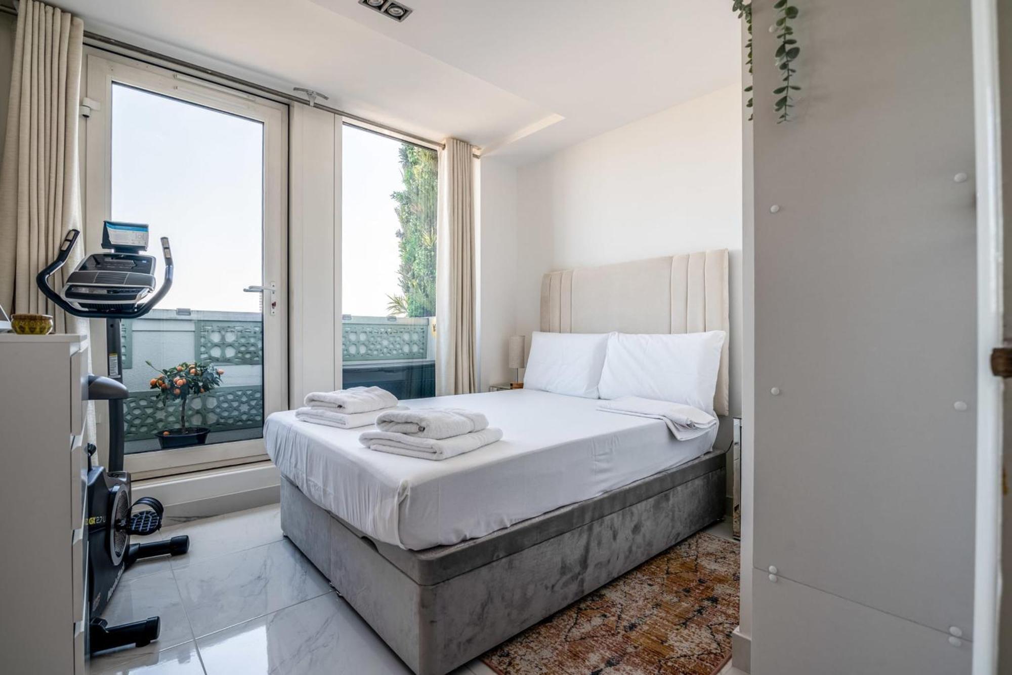 Canary Wharf Retreat With Free Secure Parking 伦敦 外观 照片