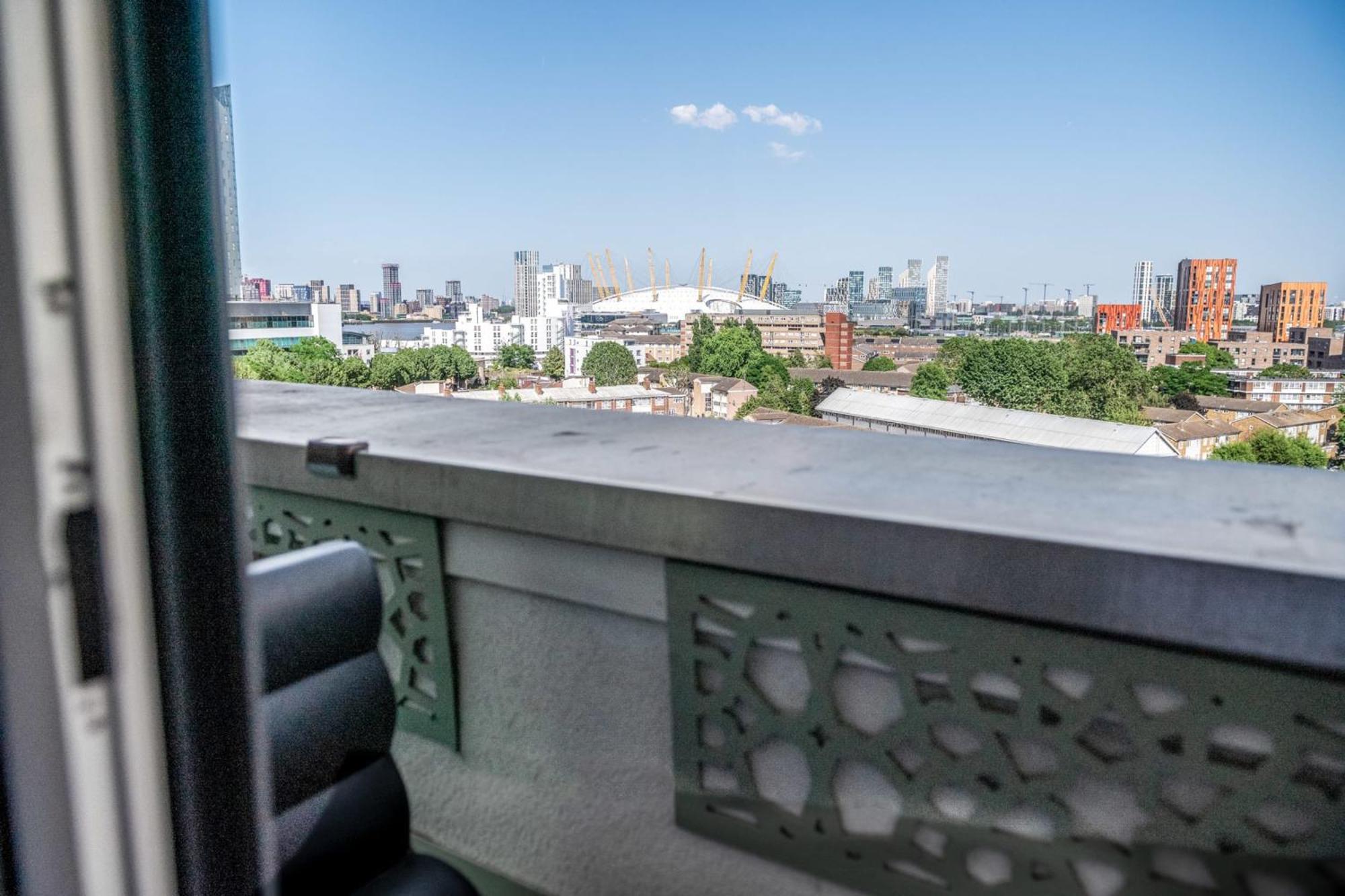 Canary Wharf Retreat With Free Secure Parking 伦敦 外观 照片