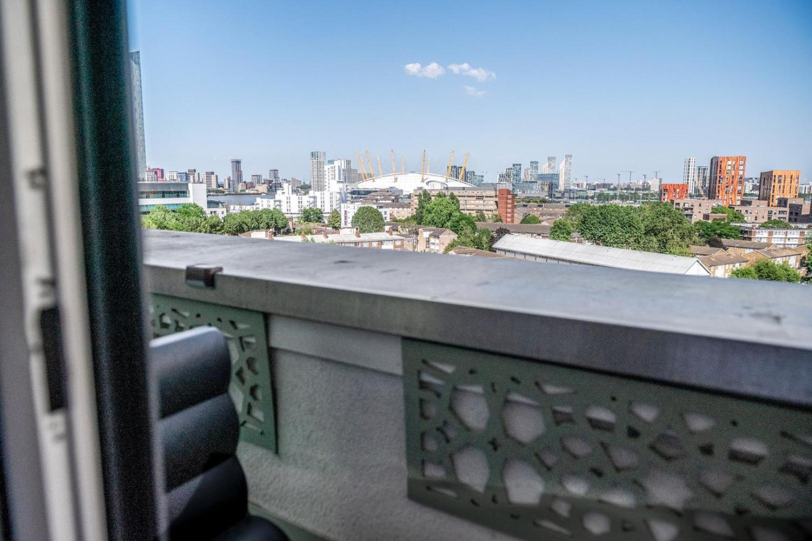 Canary Wharf Retreat With Free Secure Parking 伦敦 外观 照片