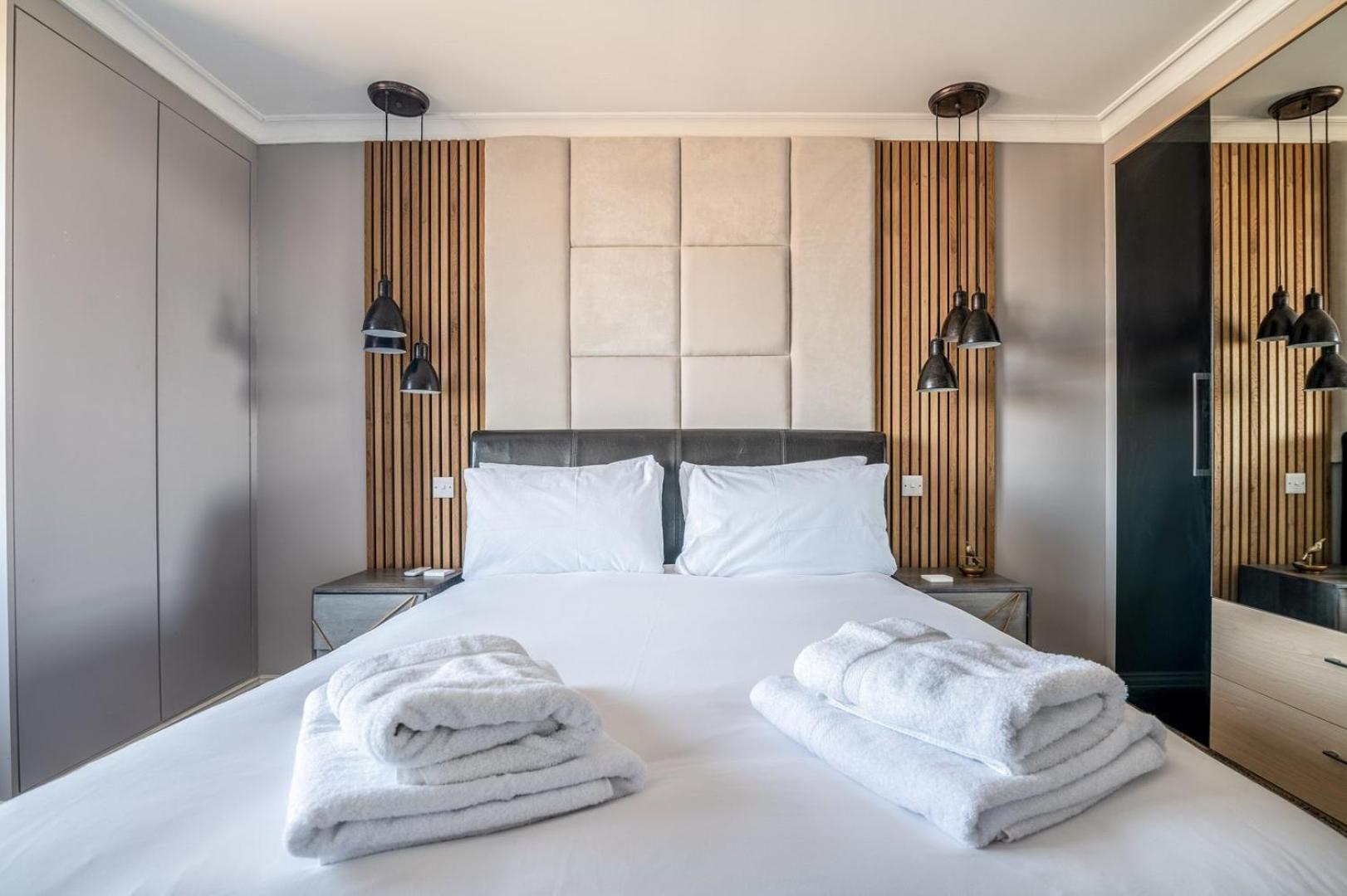 Canary Wharf Retreat With Free Secure Parking 伦敦 外观 照片