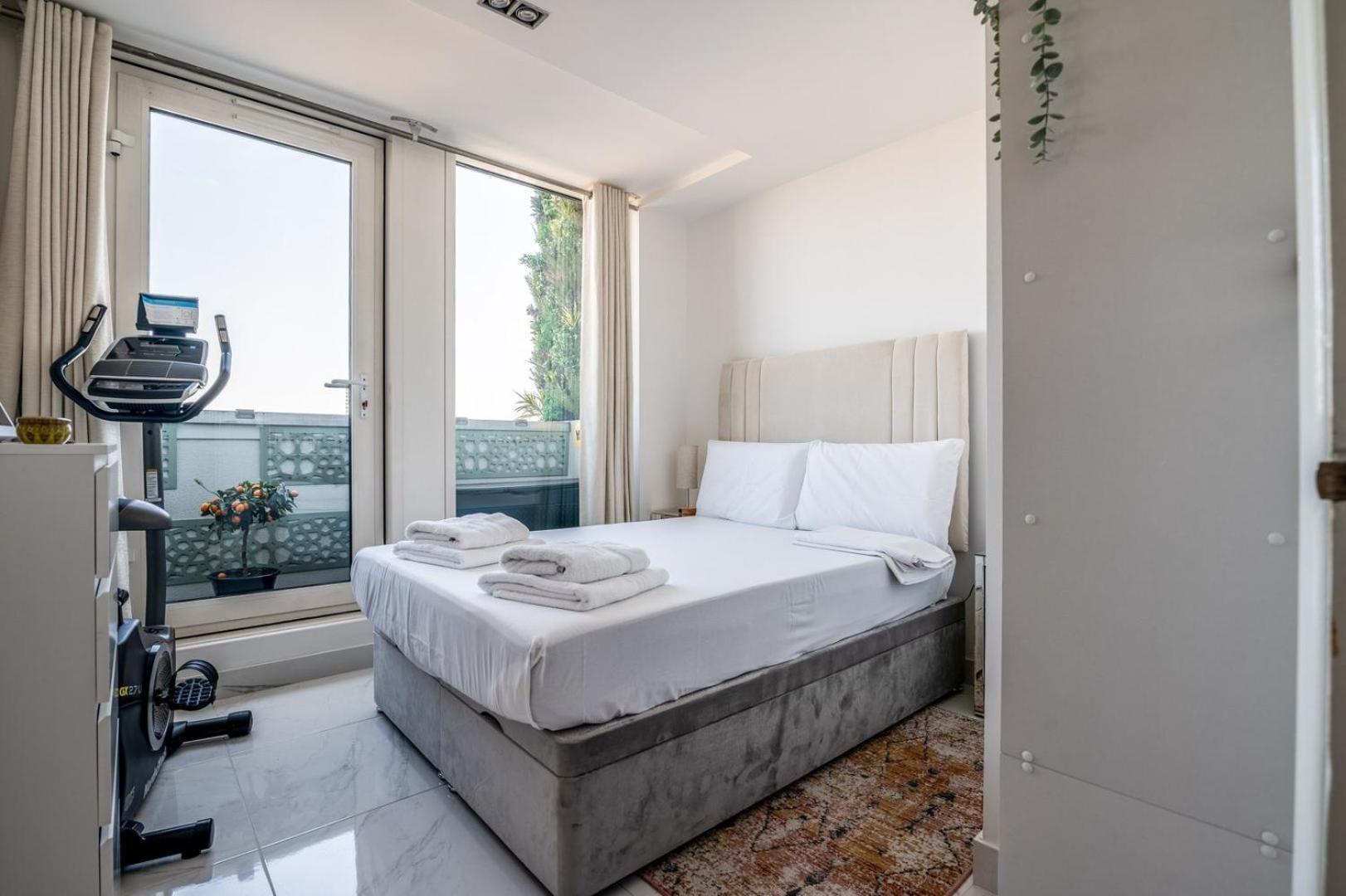 Canary Wharf Retreat With Free Secure Parking 伦敦 外观 照片