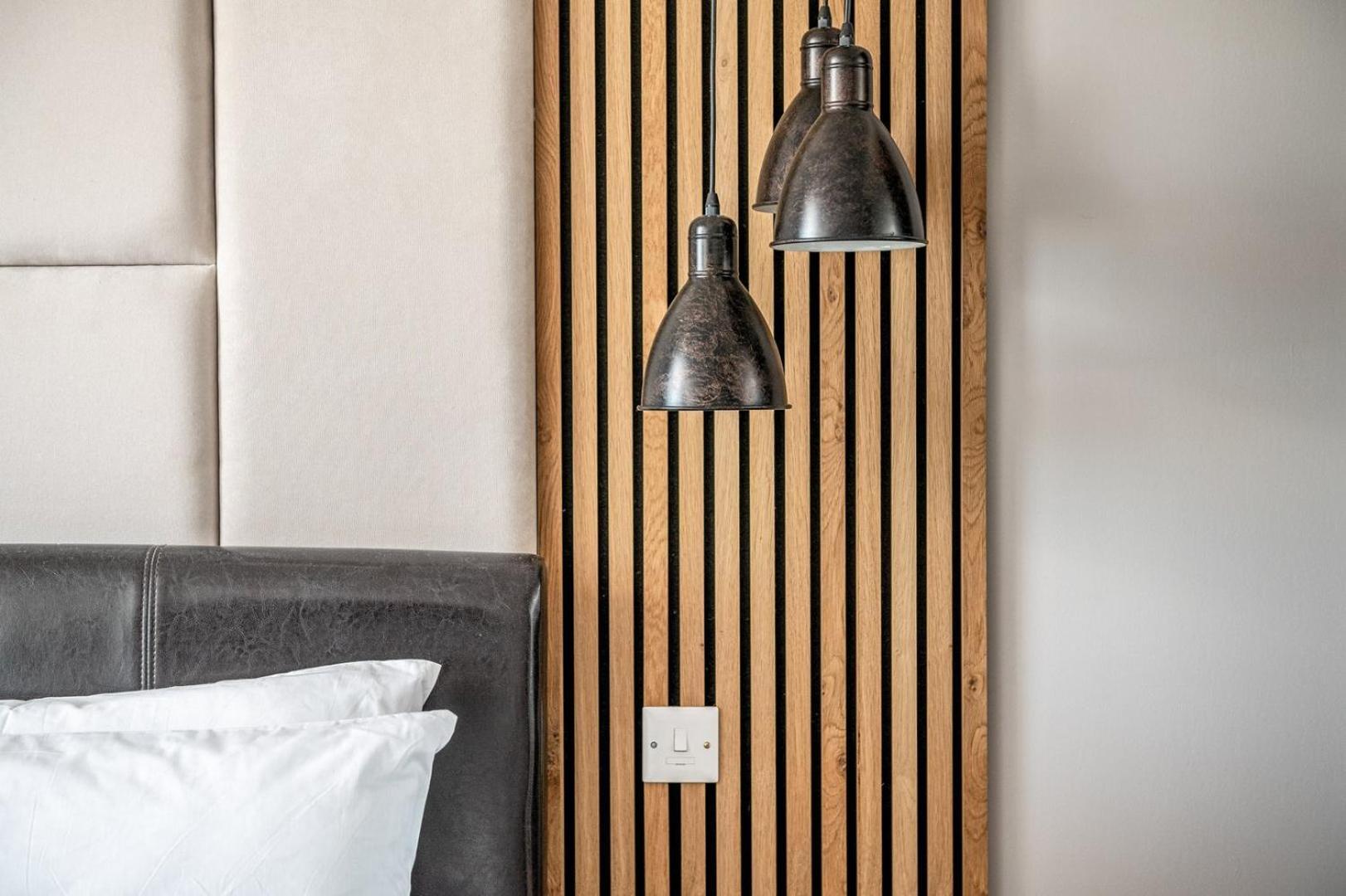 Canary Wharf Retreat With Free Secure Parking 伦敦 外观 照片